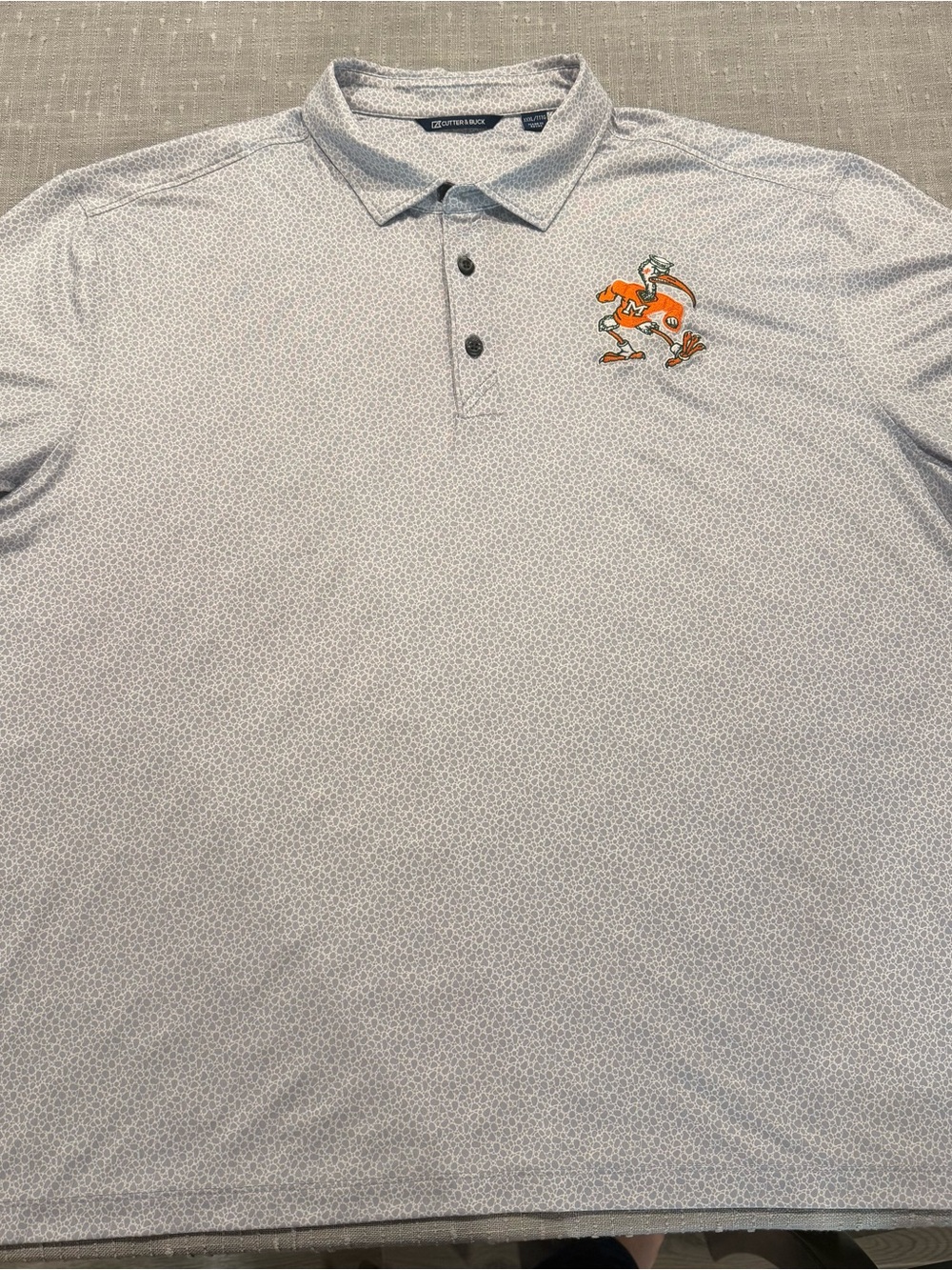 Like new Cutter & Buck Men’s Hurrican’s polo
